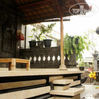 Rena House