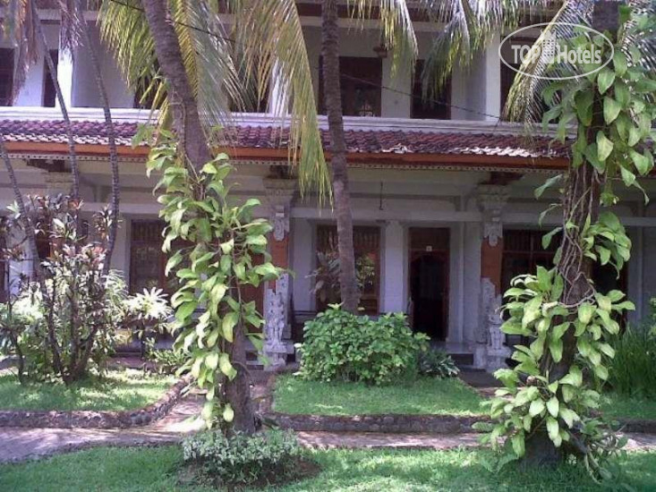 Hotel photo Padang Lovina Seaside Cottages 3*