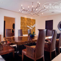 The Edge Villas Столовая комната виллы The Moo