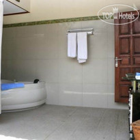 Arya Amed Beach Resort