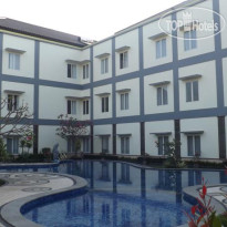 Puri Indah Hotel Отель/бассейн