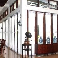 Colonial Hotel 