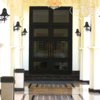 Colonial Hotel 