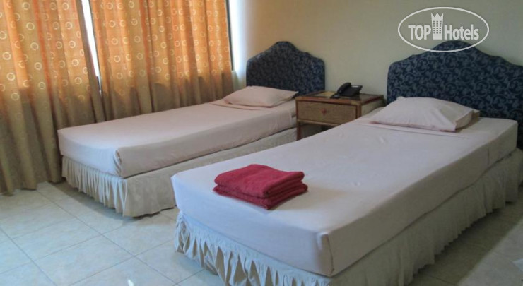 New photos from tourists Istana Hotel 2*