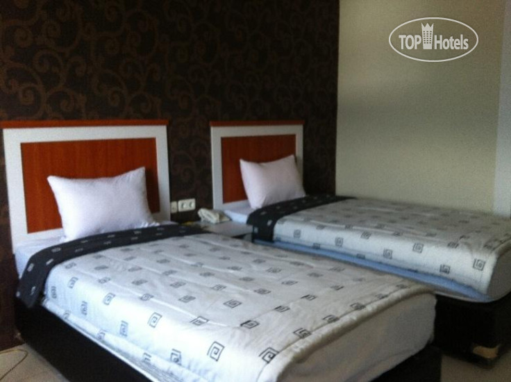 New photos from tourists Graha Mulia Hotel 2*
