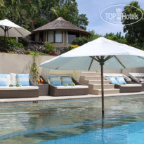 Coconuts Beach Resort 