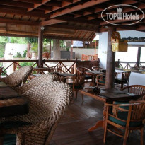 Coconuts Beach Resort 