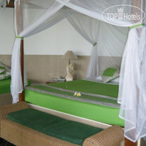 Coconuts Beach Resort 