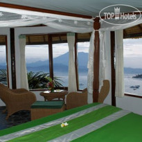 Coconuts Beach Resort 