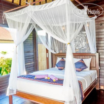 Sunrise Hut's Lembongan 