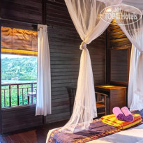 Sunrise Hut's Lembongan 