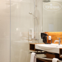 Turi Beach Resort Riani Deluxe Beachfront Bathro