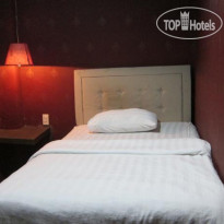 The Z Suites Номер