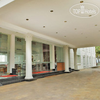 On The Rock Hotel