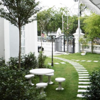 Deluxcious Hotel Территория отеля