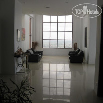 Leo Mutiara Hotel  