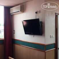 Holiday Park Hotel