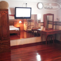 Holiday Park Hotel