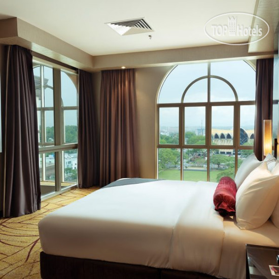 Hotelier's photos The Waterfront Hotel Kuching 5*