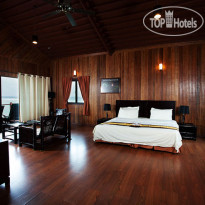 Pom Pom Island Resort