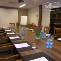 Holiday Inn Helsinki Vantaa Airport 