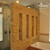 Nattha Waree Hot Spring 