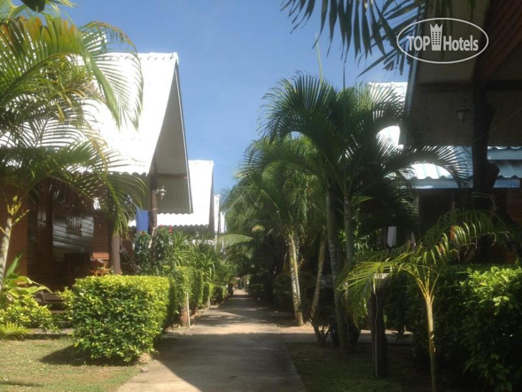 Hotelier's photos Lanta New Coconut Bungalow 2*
