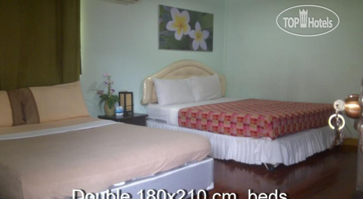 New photos from tourists Phi Phi Coralbay