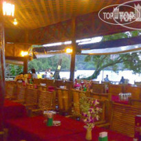 Tonsai Bay Resort 