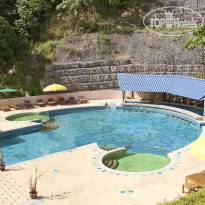 Check Inn Resort Бассейн