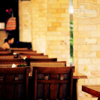 Feung Nakorn Balcony Rooms & Cafe 