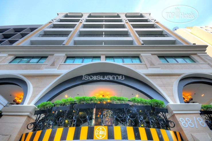 Hotelier's photos Aspira Skyy Sukhumvit Soi 1 4*