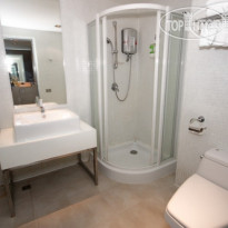 Louis Tavern Dayrooms & CIP Lounges Transit Hotel
