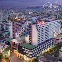 The Twin Towers Hotel 