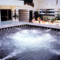 Pinnacle Lumpinee Hotel & Spa 