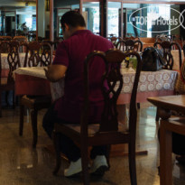 Mikes Place Hotel Ресторан