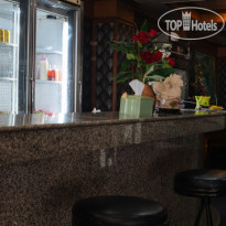 Mikes Place Hotel Бар