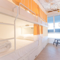 Glur Bangkok Hostel & Coffee Bar