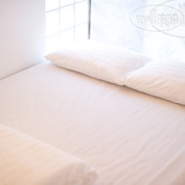 Glur Bangkok Hostel & Coffee Bar