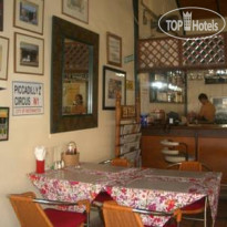 Tuptim Bed & Breakfast Ресторан