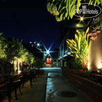 B2 Bangkok Srinakharin Boutique & Budget Hotel Территория отеля