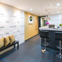 Matchbox Bangkok Hostel Стойка регистрации