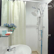 Baan Namtarn Guest House Ванная комната