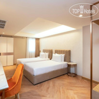 Away Bangkok Riverside Kene 