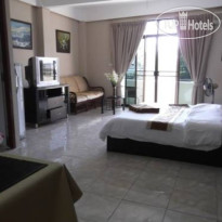 River Hotel