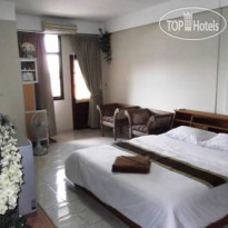 River Hotel