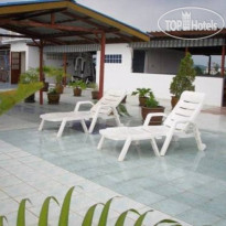 River Hotel