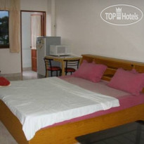 River Hotel