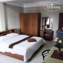 River Hotel