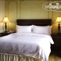 Four Seasons Place One Bedroom Suite